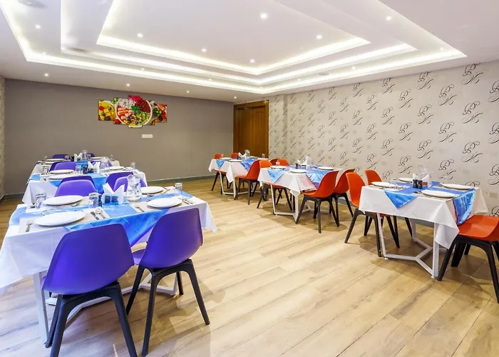 Royal Ace Boutique Hotel